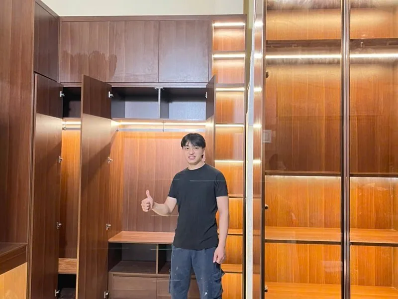 Tủ áo và tủ rượu Nhà Mộc lắp hoàn thiện tại nhà khách
