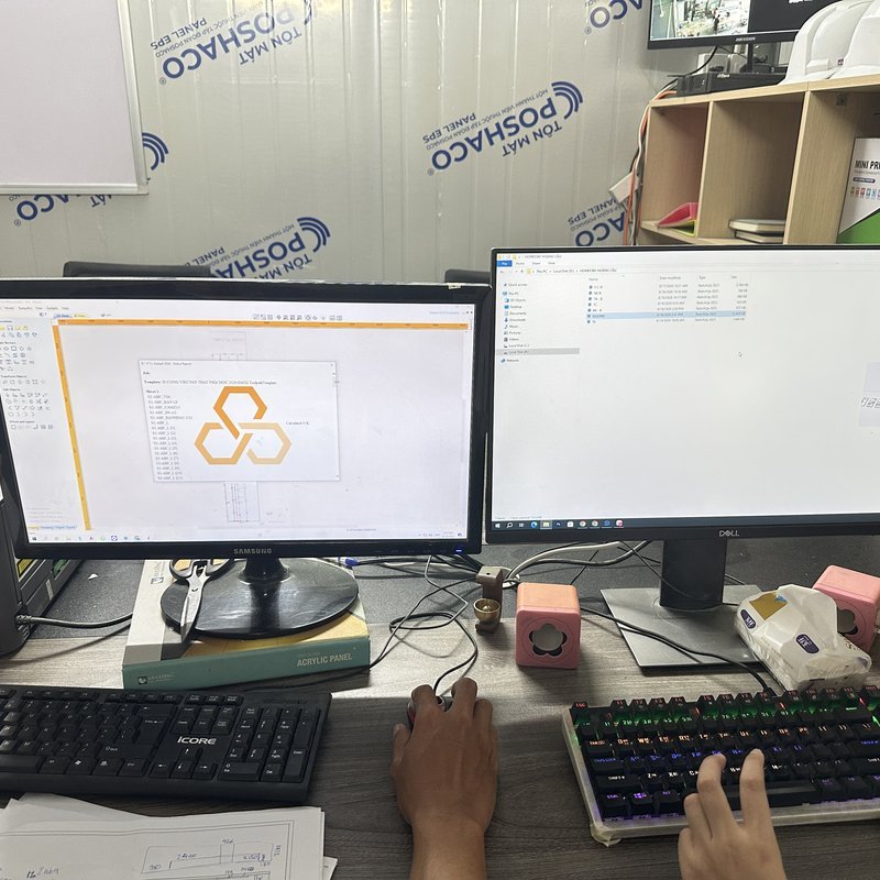 Phần mềm quản lý bản vẽ và cắt ván trên hai màn hình tại văn phòng Nhà Mộc
